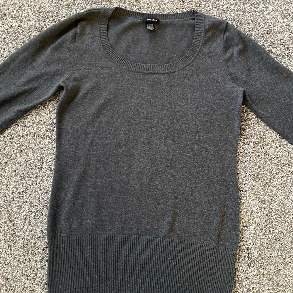 Heather Gray Long Sleeve Rue21 Sweater in Large